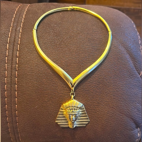 Hattie Carnegie Vintage Gold Pharaoh Pendant Necklace - Picture 1 of 4